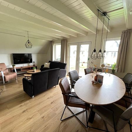 Vakantiepunt 142 - Moderne Vakantiewoning Aan Het Water! Gramsbergen Exteriör bild